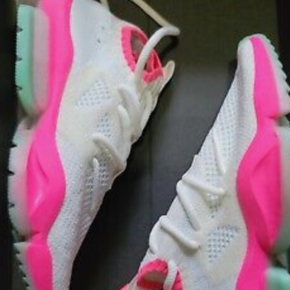 Sia collective tennis shoes